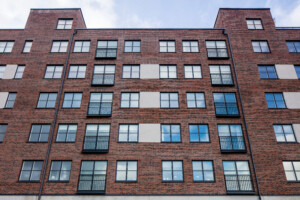 Traryd Intakt 2+1 med mötesbåge + produkter från Snidex för höga ljudkrav