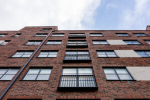 Traryd Intakt 2+1 med mötesbåge + produkter från Snidex för höga ljudkrav