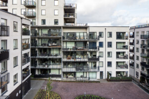 Traryd Intakt 2+1 med mötesbåge + produkter från Snidex för höga ljudkrav