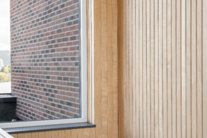 Bastu med ett Traryd Optimal Fast. Observera att god ventilation är viktig för att färgen ska hålla över tid i denna miljö.