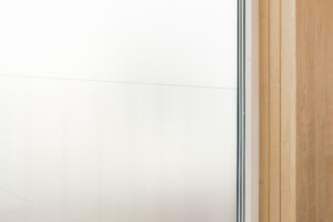 Bastu med ett Traryd Optimal Fast. Observera att god ventilation är viktig för att färgen ska hålla över tid i denna miljö.