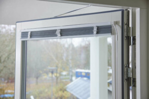 TRARYD Basic persienn i fönsterdörr TRARYD Basic persienn i fönsterdörr